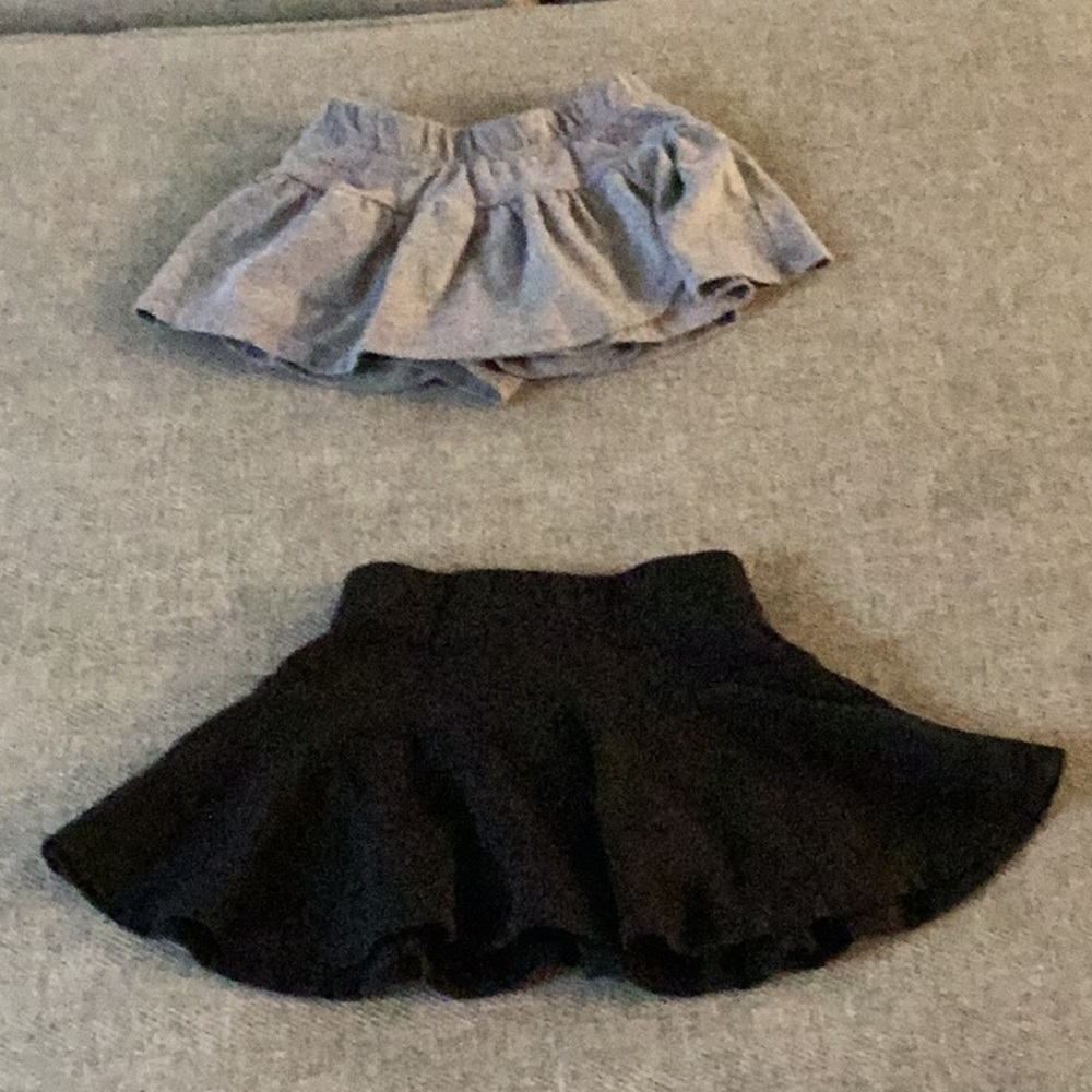 Toddler’s skirts with short underneath size 2 never been worn